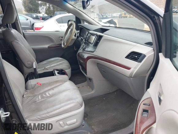 2013 Toyota Sienna XLE AAS с VIN 5TDYK3DC5DS386789, выставлен на аукционе IAAI как лот 42164870 с пробегом 171 786 миль миль и . История ставок и продаж доступна на DreamBid. Изображение 5.