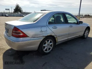 2001 Mercedes-Benz C 230/260/280/320 z VIN WDBRF61J91F050568, wystawiony jako Copart lot #48899705 z przebiegiem 220 079 mil mil oraz Szkoda całkowita • Salvage title. Historia ofert i sprzedaży dostępna na DreamBid. Obrazek 3.