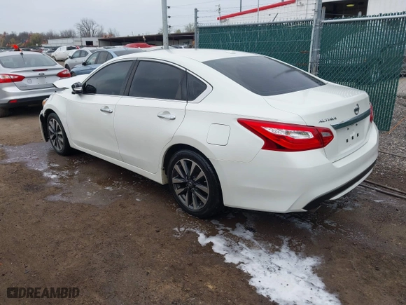 2016 Nissan Altima 2.5 SL with VIN 1N4AL3AP5GC137636, listed as a IAAI auction lot 42026036 with 149,231 mi miles. Bid and sale history available at carsss.com. Image 3.
