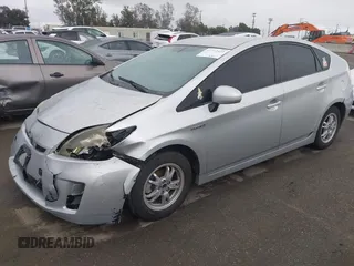 2010 Toyota Prius II with VIN JTDKN3DU3A0188622, listed as a IAAI auction lot 41772473 with 103,388 mi miles. Bid and sale history available at carsss.com. Image 2.