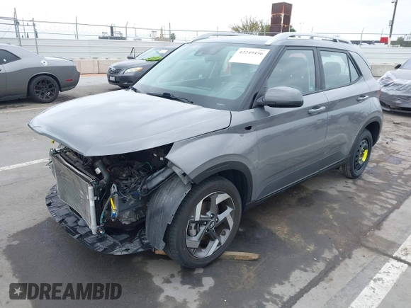 2021 Hyundai Venue SEL z VIN KMHRC8A32MU101718, wystawiony jako IAAI lot #42249456 z przebiegiem 36 800 mil mil oraz . Historia ofert i sprzedaży dostępna na DreamBid. Obrazek 2.