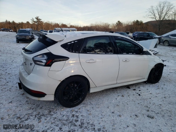 2015 Ford Focus ST with VIN 1FADP3L96FL371878, listed as a Copart auction lot 85670524 with 149,869 mi miles and Clean Title. Bid and sale history available at carsss.com. Image 3.