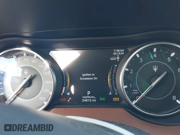 2023 Maserati Levante z VIN ZN661YUM6PX411566, wystawiony jako IAAI lot #41219590 z przebiegiem 24 613 mil mil oraz . Historia ofert i sprzedaży dostępna na DreamBid. Obrazek 7.
