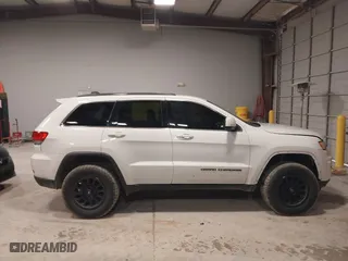 2018 Jeep Grand Cherokee Laredo E with VIN 1C4RJFAG0JC105804, listed as a IAAI auction lot 41587036 with 107,601 mi miles. Bid and sale history available at carsss.com. Image 13.