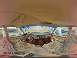 1983 Chrysler New Yorker 5th Ave Edition z VIN 2C3BF66P5DR150653, wystawiony jako Copart lot #75411924 z przebiegiem 67 095 mil mil oraz Szkody całkowita. Historia ofert i sprzedaży dostępna na DreamBid. Obrazek 12.