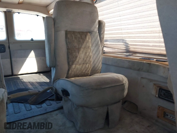 1999 GMC Savana Cargo Van YF7 with VIN 1GDFG15M6X1153246, listed as a IAAI auction lot 41820843 with 258,522 mi miles. Bid and sale history available at carsss.com. Image 8.