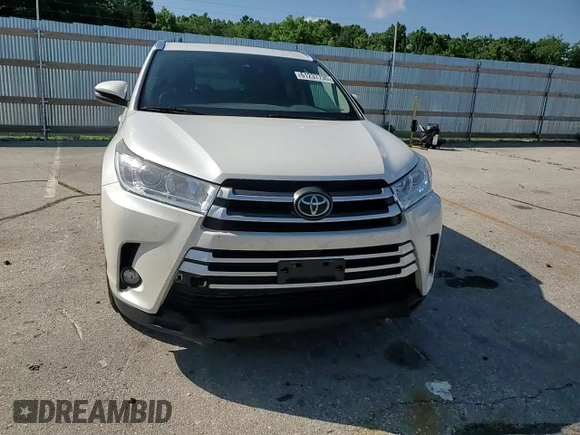 2017 Toyota Highlander XLE with VIN 5TDJZRFHXHS444894, listed as a Copart auction lot 61237735 with 151,073 mi miles and Salvage title. Bid and sale history available at DreamBid. Image 15.