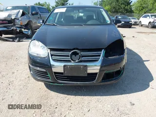 2010 Volkswagen Jetta Limited Edition z VIN 3VWRX7AJ5AM024194, wystawiony jako IAAI lot #42699309 z przebiegiem 179 644 mil mil oraz . Historia ofert i sprzedaży dostępna na DreamBid. Obrazek 6.