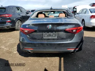 2018 Alfa Romeo Giulia Ti Lusso z VIN ZARFAEEN3J7570422, wystawiony jako Copart lot #53567845 z przebiegiem 27 932 mil mil oraz Szkoda całkowita • Salvage title. Historia ofert i sprzedaży dostępna na DreamBid. Obrazek 6.