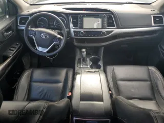 2017 Toyota Highlander XLE with VIN 5TDJZRFH3HS517636, listed as a Copart auction lot 55115505 with 159,202 mi miles and Clean title. Bid and sale history available at DreamBid. Image 8.