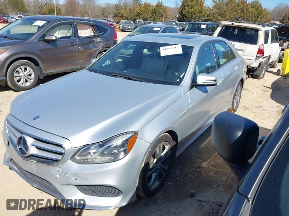 2014 Mercedes-Benz E-Class E 250 BlueTEC Luxury with VIN WDDHF0EB6EA967831, listed as a IAAI auction lot 41660612 with 187,041 mi miles. Bid and sale history available at carsss.com. Image 17.