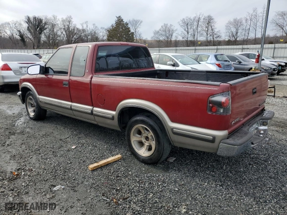 1998 Chevrolet S-10 LS with VIN 1GCCS19X7W8131191, listed as a Copart auction lot 42118785 with 107,460 mi miles and Salvage Title. Bid and sale history available at carsss.com. Image 2.