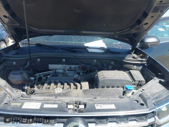 2019 Volkswagen Atlas SE with VIN 1V2WR2CA4KC595211, listed as a IAAI auction lot 41986643 with 96,299 mi miles and . Bid and sale history available at DreamBid. Image 10.