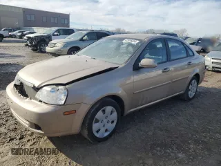 2008 Suzuki Forenza z VIN KL5JD56Z08K908143, wystawiony jako Copart lot #42985685 z przebiegiem 57 435 mil mil oraz Szkody całkowita. Historia ofert i sprzedaży dostępna na DreamBid. Obrazek 1.