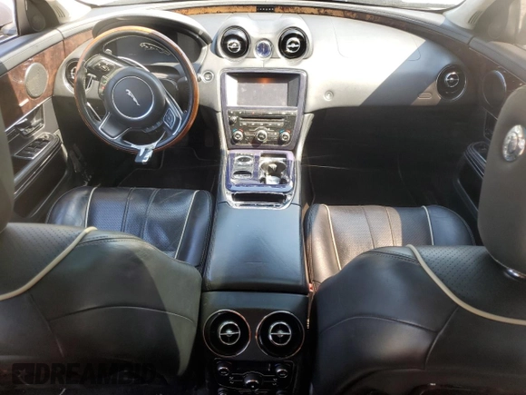 2011 Jaguar XJ with VIN SAJWA2GB2BLV17314, listed as a Copart auction lot 53533495 with 95,899 mi miles and Salvage Title. Bid and sale history available at carsss.com. Image 8.