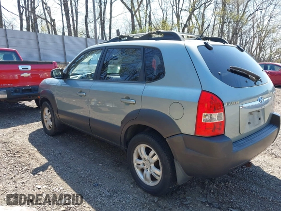 2006 Hyundai Tucson GLS with VIN KM8JN12D06U285856, listed as a IAAI auction lot 42112640 with 157,016 mi miles. Bid and sale history available at carsss.com. Image 3.