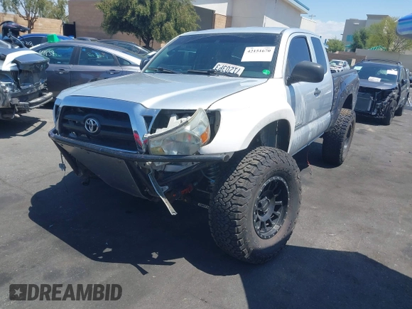 2008 Toyota Tacoma with VIN 5TEUU42N58Z522656, listed as a IAAI auction lot 42151670 with Not Provided miles and . Bid and sale history available at carsss.com. Image 19.