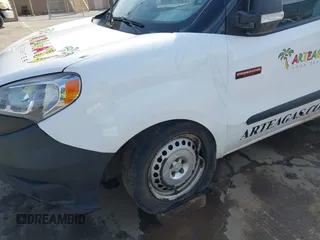 2019 Ram ProMaster City Cargo Tradesman z VIN ZFBHRFAB4K6M59840, wystawiony jako IAAI lot #41841849 z przebiegiem 203 355 mil mil oraz . Historia ofert i sprzedaży dostępna na DreamBid. Obrazek 16.