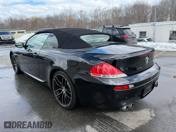 2007 BMW 6 Series M6 z VIN WBSEK93597CS32349, wystawiony jako Copart lot #51005665 z przebiegiem 114 108 mil mil oraz Czysty tytuł • Clean title. Historia ofert i sprzedaży dostępna na DreamBid. Obrazek 3.