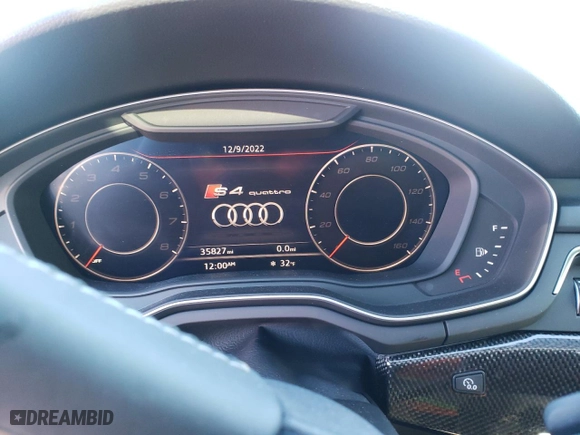 2018 Audi S4 Premium Plus with VIN WAUB4AF4XJA003946, listed as a Copart auction lot 69813832 with 35,827 mi miles. Bid and sale history available at carsss.com. Image 9.