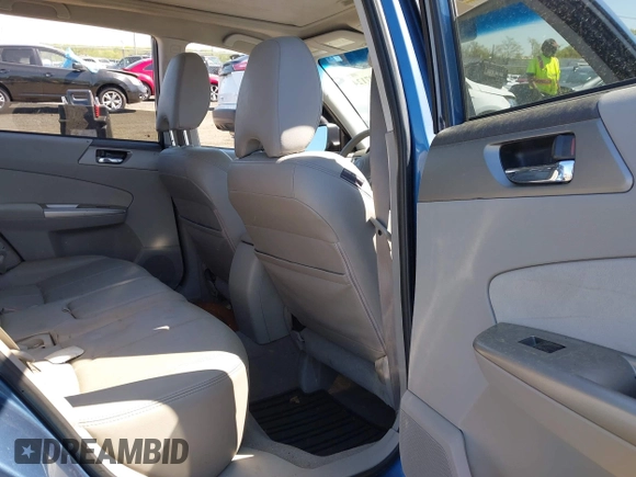 2010 Subaru Forester 2.5X Limited with VIN JF2SH6DC0AH906050, listed as a IAAI auction lot 42107124 with 191,302 mi miles. Bid and sale history available at carsss.com. Image 8.