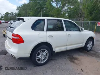 2010 Porsche Cayenne z VIN WP1AA2AP6ALA07199, wystawiony jako IAAI lot #41975088 z przebiegiem 150 152 mil mil oraz . Historia ofert i sprzedaży dostępna na DreamBid. Obrazek 4.
