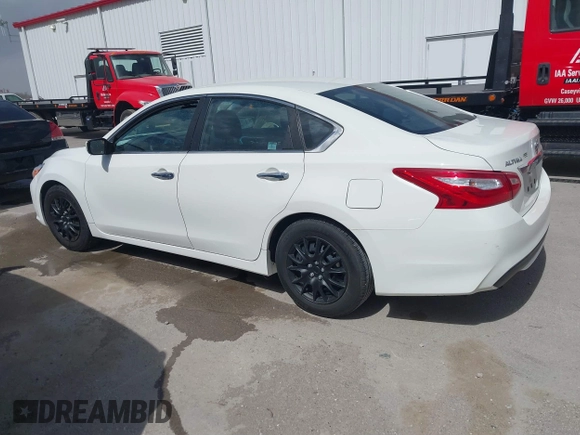 2016 Nissan Altima SR with VIN 1N4AL3AP0GC223999, listed as a IAAI auction lot 41838999 with 159,918 mi miles and . Bid and sale history available at carsss.com. Image 3.
