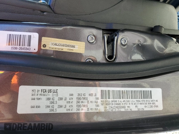 2016 Jeep Compass Latitude z VIN 1C4NJCEA8GD620068, wystawiony jako Copart lot #52725665 z przebiegiem Nie podano mil oraz Szkoda całkowita • Salvage title. Historia ofert i sprzedaży dostępna na DreamBid. Obrazek 14.