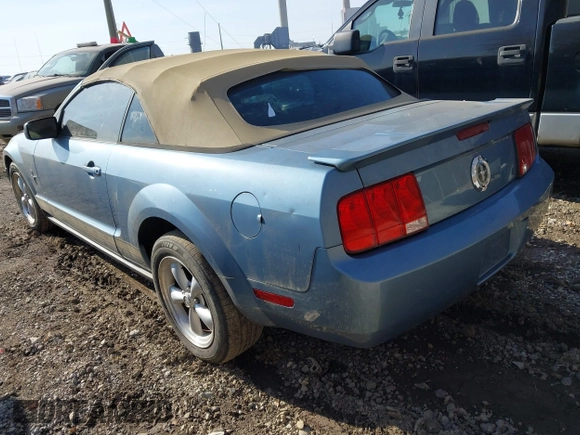 2007 Ford Mustang Deluxe with VIN 1ZVHT84N175324146, listed as a IAAI auction lot 41790074 with 196,558 mi miles and . Bid and sale history available at carsss.com. Image 3.