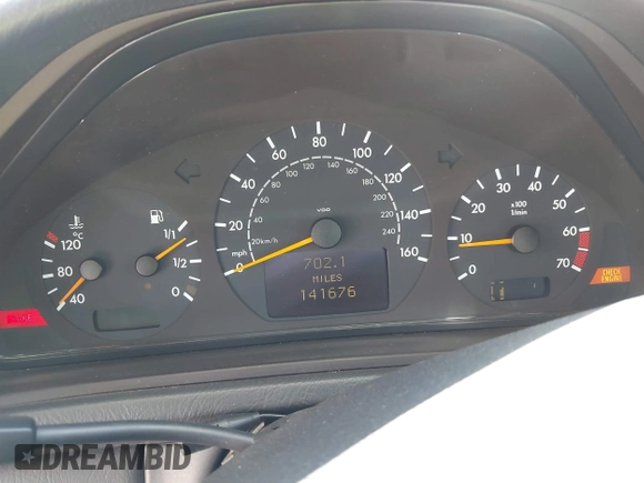 2000 Mercedes-Benz CLK with VIN WDBLK65G7YT051620, listed as a IAAI auction lot 41870818 with 141,676 mi miles and . Bid and sale history available at carsss.com. Image 7.