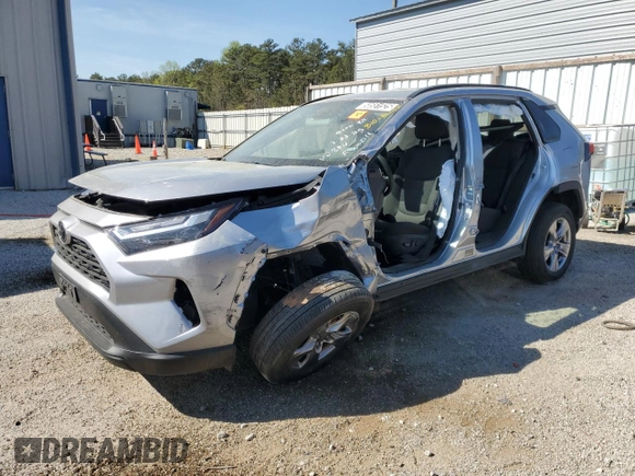 2024 Toyota RAV4 XLE with VIN 2T3P1RFV1RC432884, listed as a Copart auction lot 50551525 with 0 mi miles and Non Repairable. Bid and sale history available at carsss.com. Image 1.