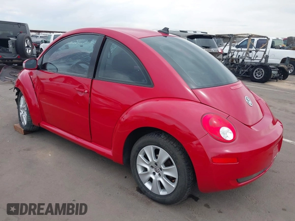 2009 Volkswagen New Beetle Coupe S with VIN 3VWRW31C69M517262, listed as a IAAI auction lot 42033189 with 111,104 mi miles. Bid and sale history available at carsss.com. Image 3.