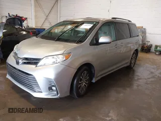 2019 Toyota Sienna XLE Auto Access Seat with VIN 5TDYZ3DC5KS977780, listed as a IAAI auction lot 42015998 with 100,387 mi miles. Bid and sale history available at carsss.com. Image 17.