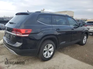 2018 Volkswagen Atlas SE with VIN 1V2CP2CA5JC598268, listed as a Copart auction lot 82860014 with 102,341 mi miles and Salvage title. Bid and sale history available at DreamBid. Image 3.
