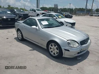 2003 Mercedes-Benz SLK 230 Kompressor z VIN WDBKK49F43F277168, wystawiony jako IAAI lot #42388576 z przebiegiem 68 390 mil mil oraz . Historia ofert i sprzedaży dostępna na DreamBid. Obrazek 1.