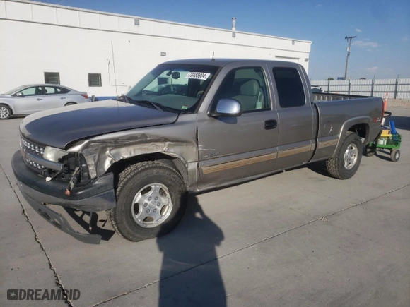2001 Chevrolet Silverado 1500 LT with VIN 2GCEK19T111341349, listed as a Copart auction lot 70488904 with 153,530 mi miles and Salvage Title. Bid and sale history available at carsss.com. Image 1.