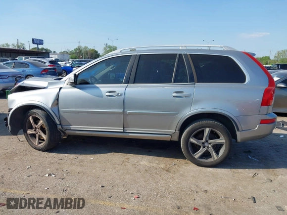 2013 Volvo XC90 I6 R-Design with VIN YV4952CF6D1652560, listed as a IAAI auction lot 41881043 with 138,612 mi miles. Bid and sale history available at carsss.com. Image 14.