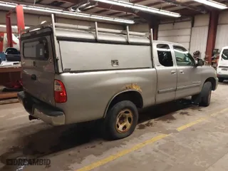 2005 Toyota Tundra SR5 with VIN 5TBBT44115S460209, listed as a IAAI auction lot 41979337 with 207,990 mi miles. Bid and sale history available at carsss.com. Image 4.