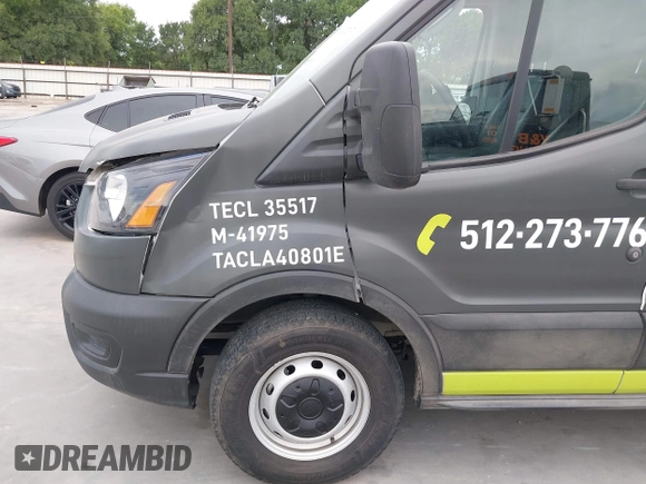 2020 Ford Transit Cargo z VIN 1FTBR1C82LKB46155, wystawiony jako IAAI lot #42437297 z przebiegiem 75 040 mil mil oraz . Historia ofert i sprzedaży dostępna na DreamBid. Obrazek 19.