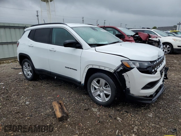 2022 Jeep Compass Altitude with VIN 3C4NJCBB3NT204949, listed as a Copart auction lot 57820975 with 18,098 mi miles and Salvage title. Bid and sale history available at DreamBid. Image 4.