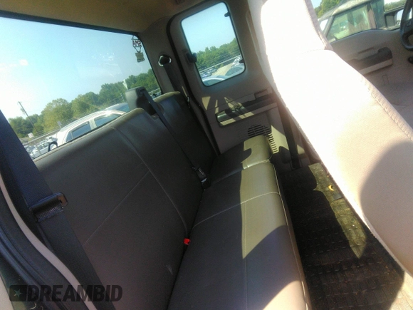 2010 Ford F-250 XL with VIN 1FTSX2BR2AEB33052, listed as a IAAI auction lot 42670640 with 197,585 mi miles and . Bid and sale history available at DreamBid. Image 8.