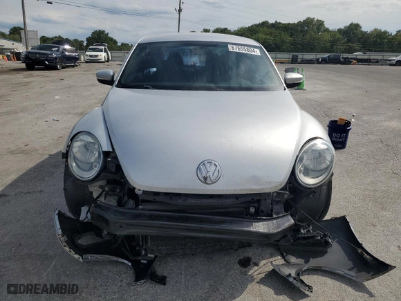 2012 Volkswagen Beetle 2.5L w/Sound/Nav PZEV with VIN 3VWJP7AT6CM647633, listed as a Copart auction lot 67655804 with 139,181 mi miles and Salvage Title. Bid and sale history available at carsss.com. Image 5.