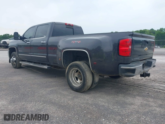 2015 Chevrolet Silverado 3500HD LTZ z VIN 1GC4K0C85FF127359, wystawiony jako IAAI lot #42252408 z przebiegiem 273 905 mil mil oraz . Historia ofert i sprzedaży dostępna na DreamBid. Obrazek 3.