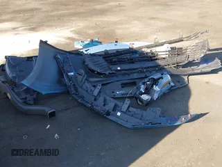 2025 Toyota Camry LE z VIN 4T1DAACK0SU038983, wystawiony jako IAAI lot #42300193 z przebiegiem 8690 mil mil oraz . Historia ofert i sprzedaży dostępna na DreamBid. Obrazek 12.