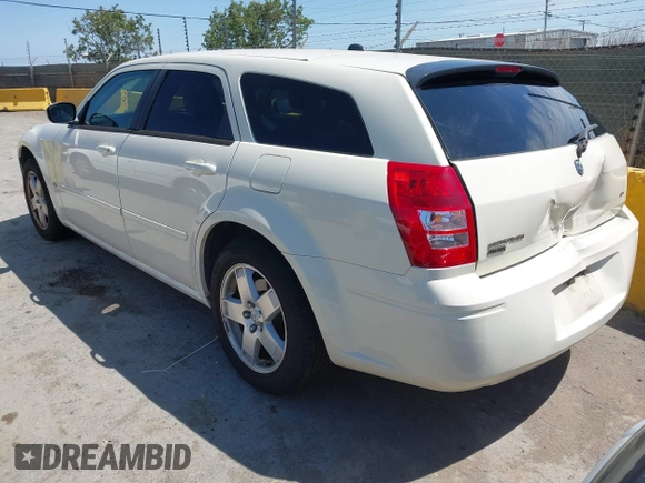 2005 Dodge Magnum SXT z VIN 2D8GZ48V55H688447, wystawiony jako IAAI lot #42349578 z przebiegiem 152 496 mil mil oraz . Historia ofert i sprzedaży dostępna na DreamBid. Obrazek 3.