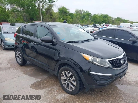 2015 Kia Sportage LX with VIN KNDPB3AC3F7704065, listed as a IAAI auction lot 41932317 with 172,338 mi miles and . Bid and sale history available at carsss.com. Image 1.