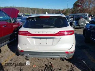 2019 Lincoln MKC Select z VIN 5LMCJ2D9XKUL17108, wystawiony jako IAAI lot #41045354 z przebiegiem 109 798 mil mil oraz . Historia ofert i sprzedaży dostępna na DreamBid. Obrazek 16.