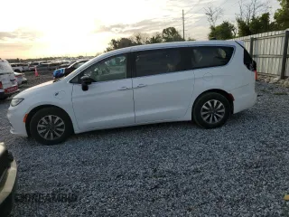 2024 Chrysler Pacifica Hybrid Select with VIN 2C4RC1S71RR127289, listed as a Copart auction lot 63243145 with 37,007 mi miles and Clean title. Bid and sale history available at DreamBid. Image 1.