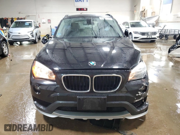 2015 BMW X1 xDrive28i z VIN WBAVL1C51FVY28965, wystawiony jako Copart lot #50895115 z przebiegiem 53 133 mil mil oraz Szkoda całkowita • Salvage title. Historia ofert i sprzedaży dostępna na DreamBid. Obrazek 5.