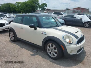 2010 MINI Hardtop S с VIN WMWMF7C53ATZ74200, выставлен на аукционе IAAI как лот 42482465 с пробегом 97 193 миль миль и . История ставок и продаж доступна на DreamBid. Изображение 1.